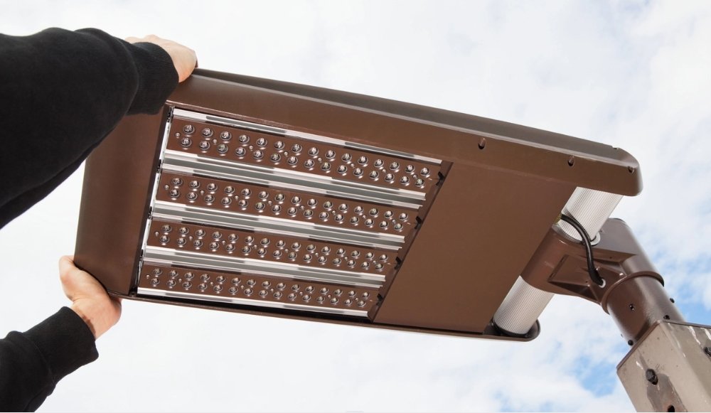 How to Know When to Replace LED Area Light Fixtures