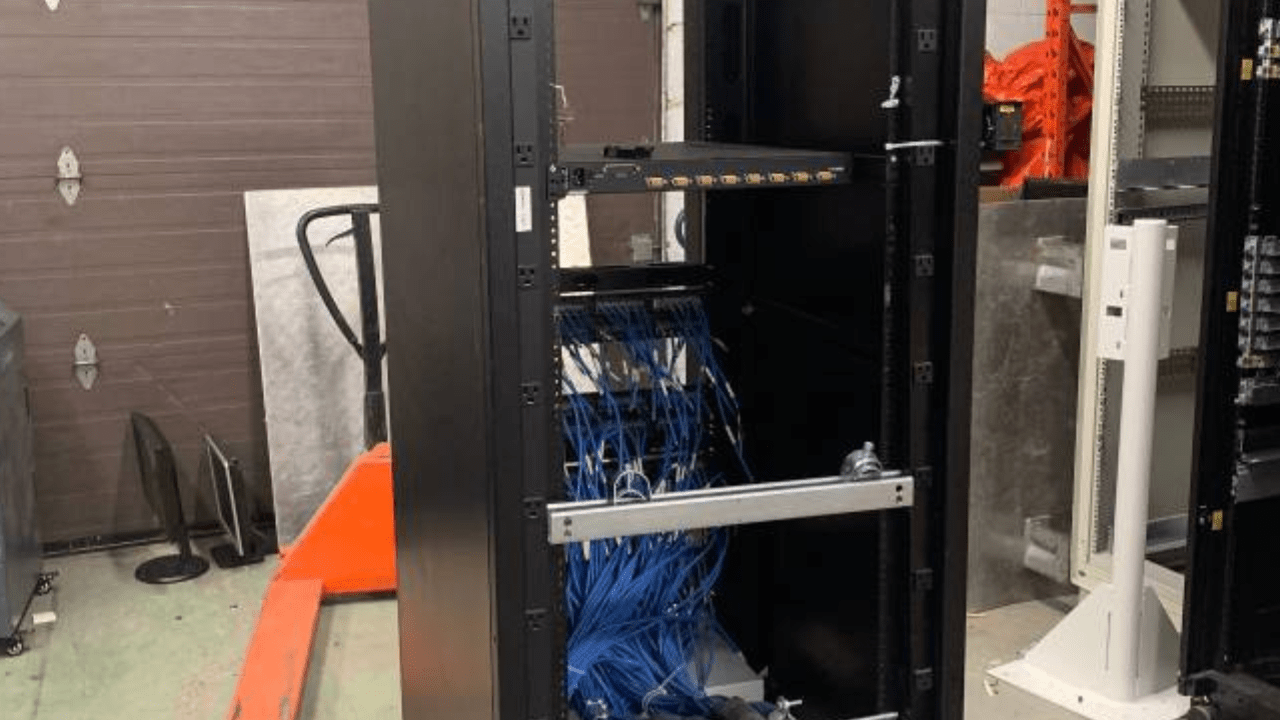 What are the Typical Uses of S355J2H Steel in Everyday Construction Projects?